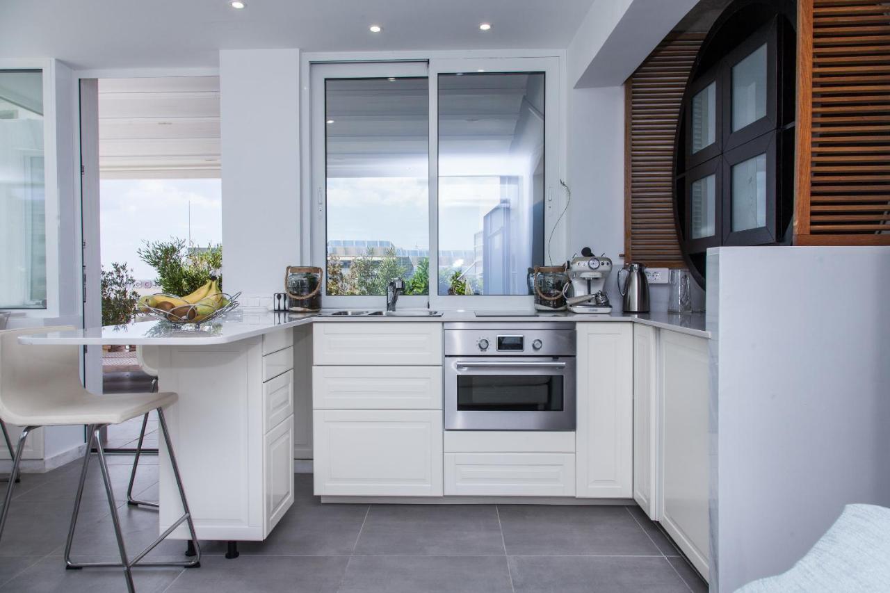 Ferienwohnung Gorgeous Penthouse With Private Jacuzzi And Amazing View! Athen Exterior foto