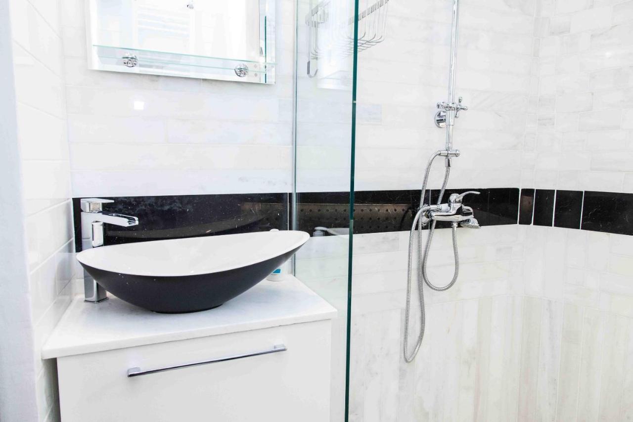 Ferienwohnung Gorgeous Penthouse With Private Jacuzzi And Amazing View! Athen Exterior foto