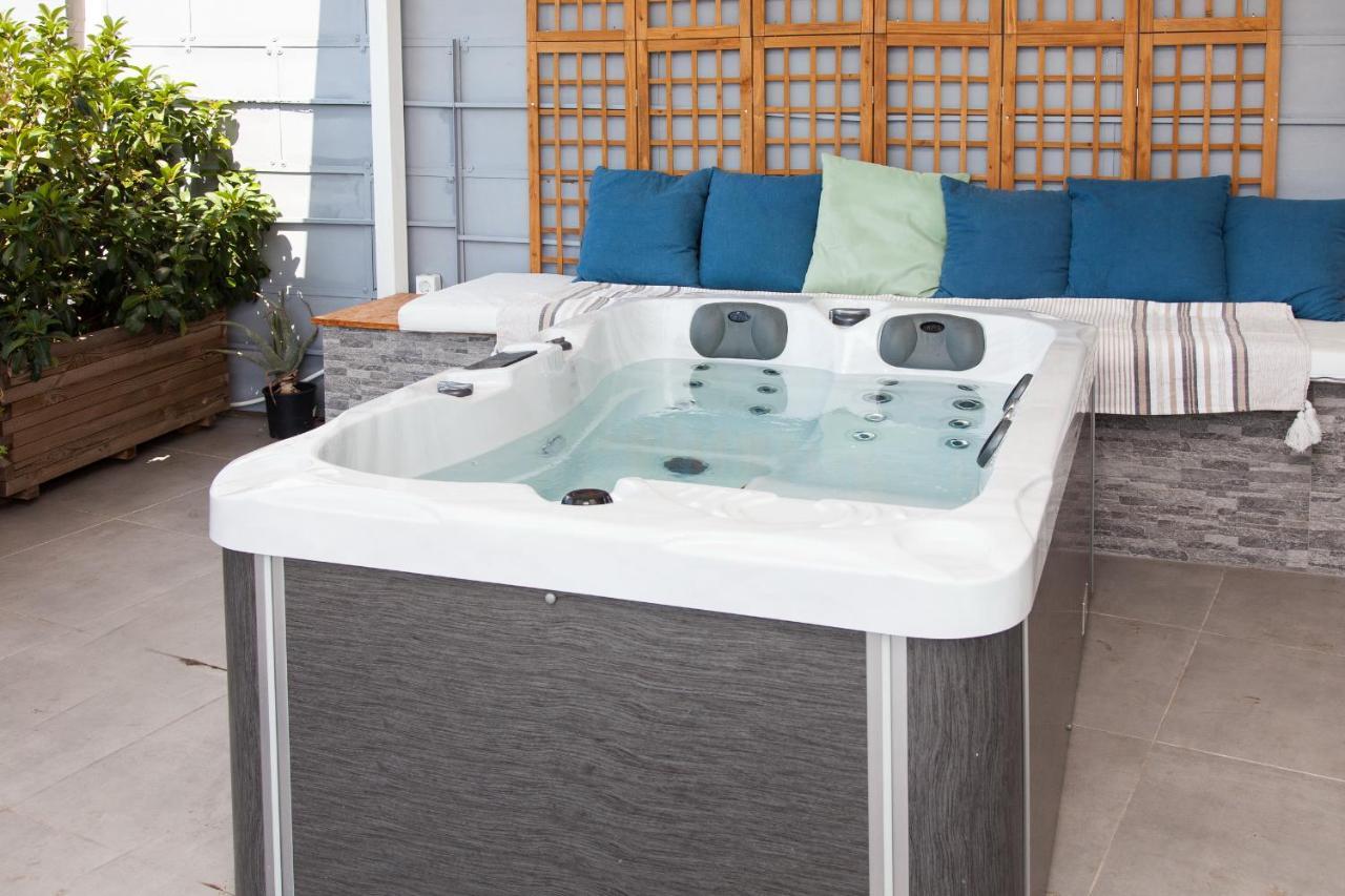 Ferienwohnung Gorgeous Penthouse With Private Jacuzzi And Amazing View! Athen Exterior foto